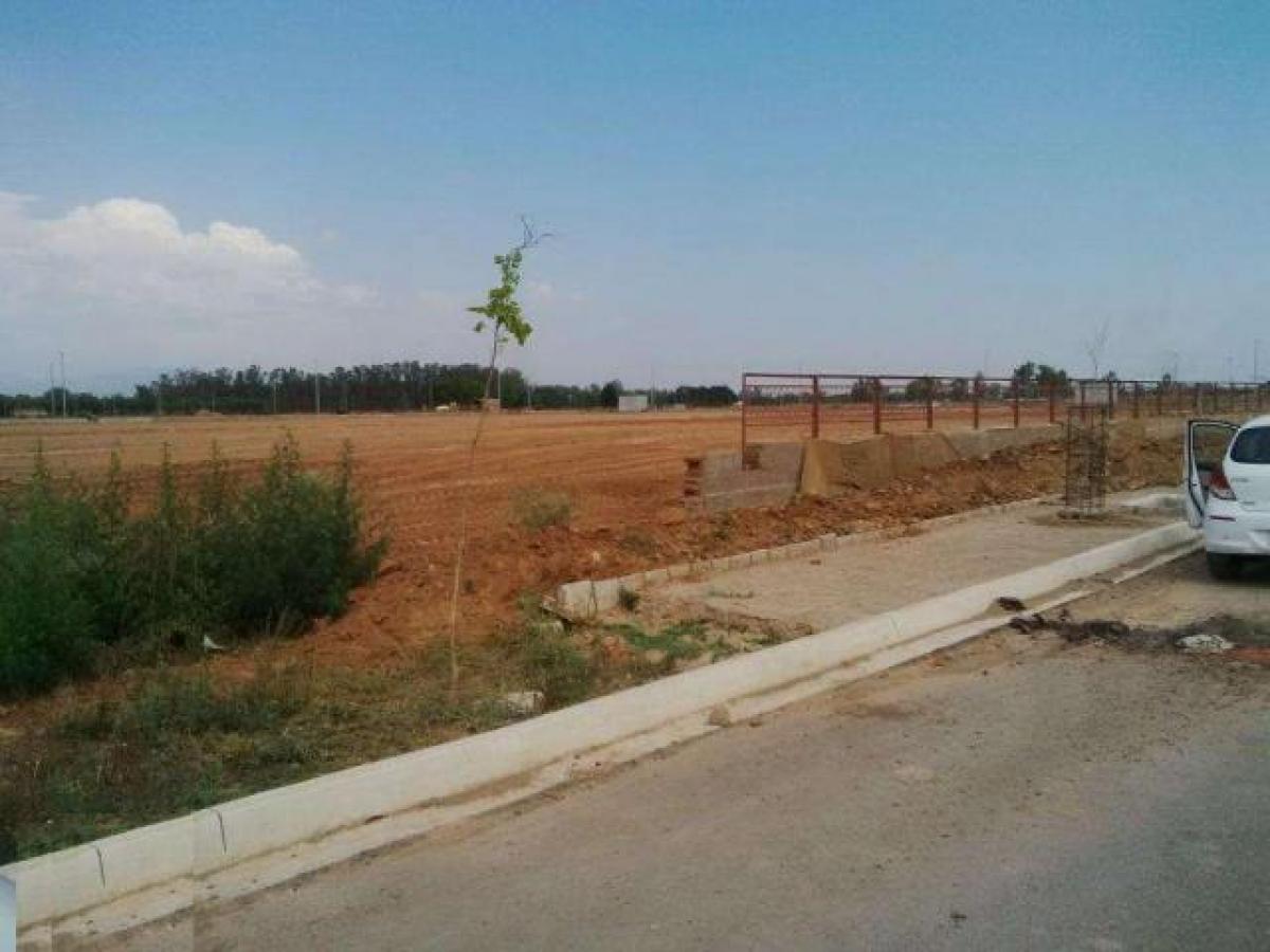 Picture of Residential Land For Sale in Chandigarh, Chandigarh, India