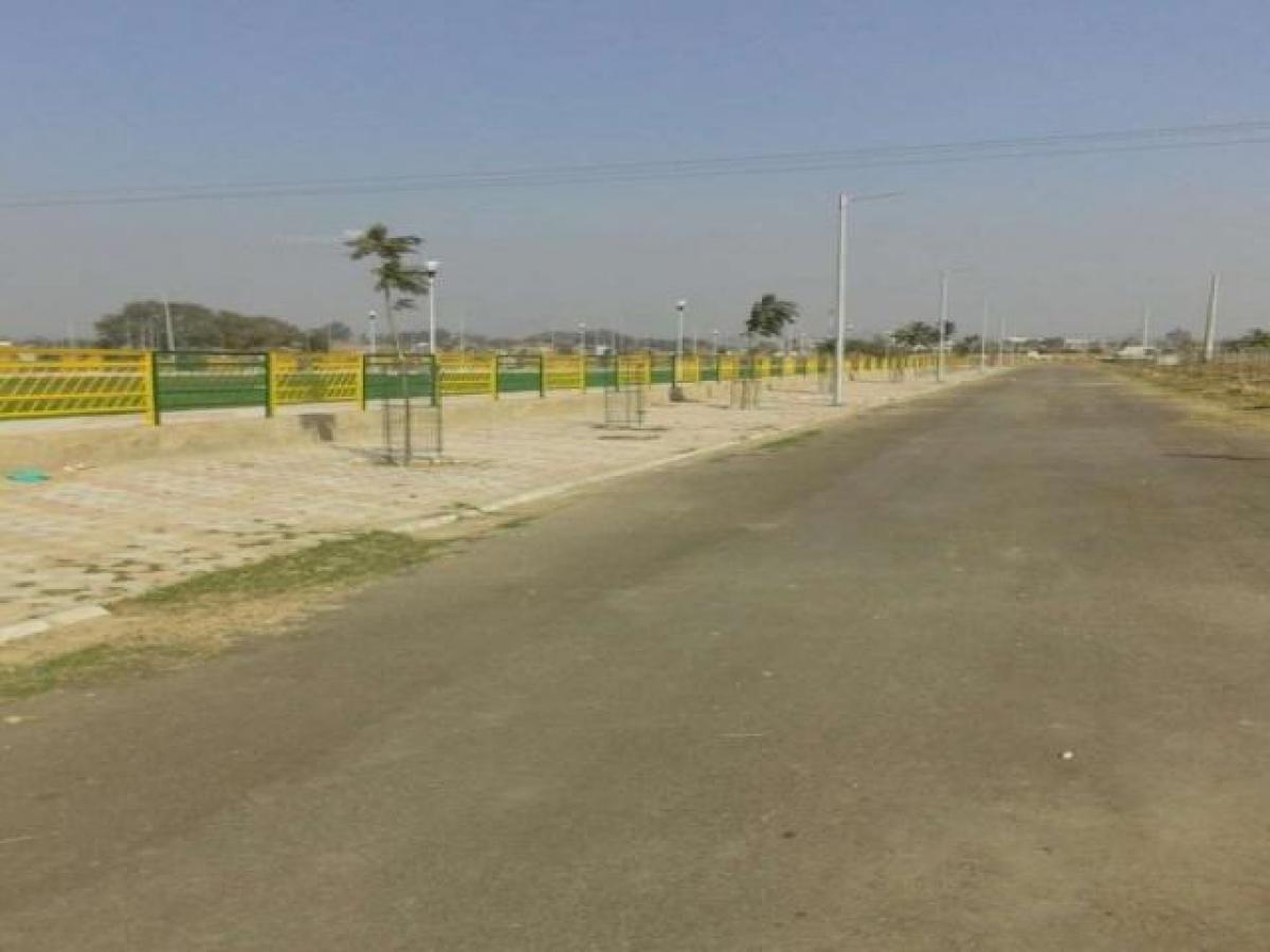 Picture of Residential Land For Sale in Chandigarh, Chandigarh, India