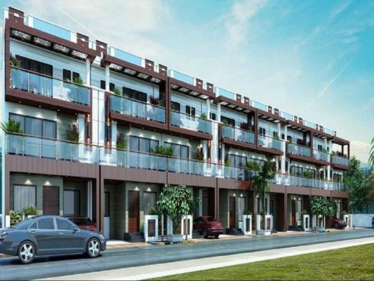 Picture of Home For Sale in Noida, Uttar Pradesh, India