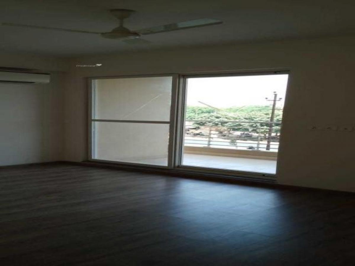 Picture of Home For Sale in Noida, Uttar Pradesh, India
