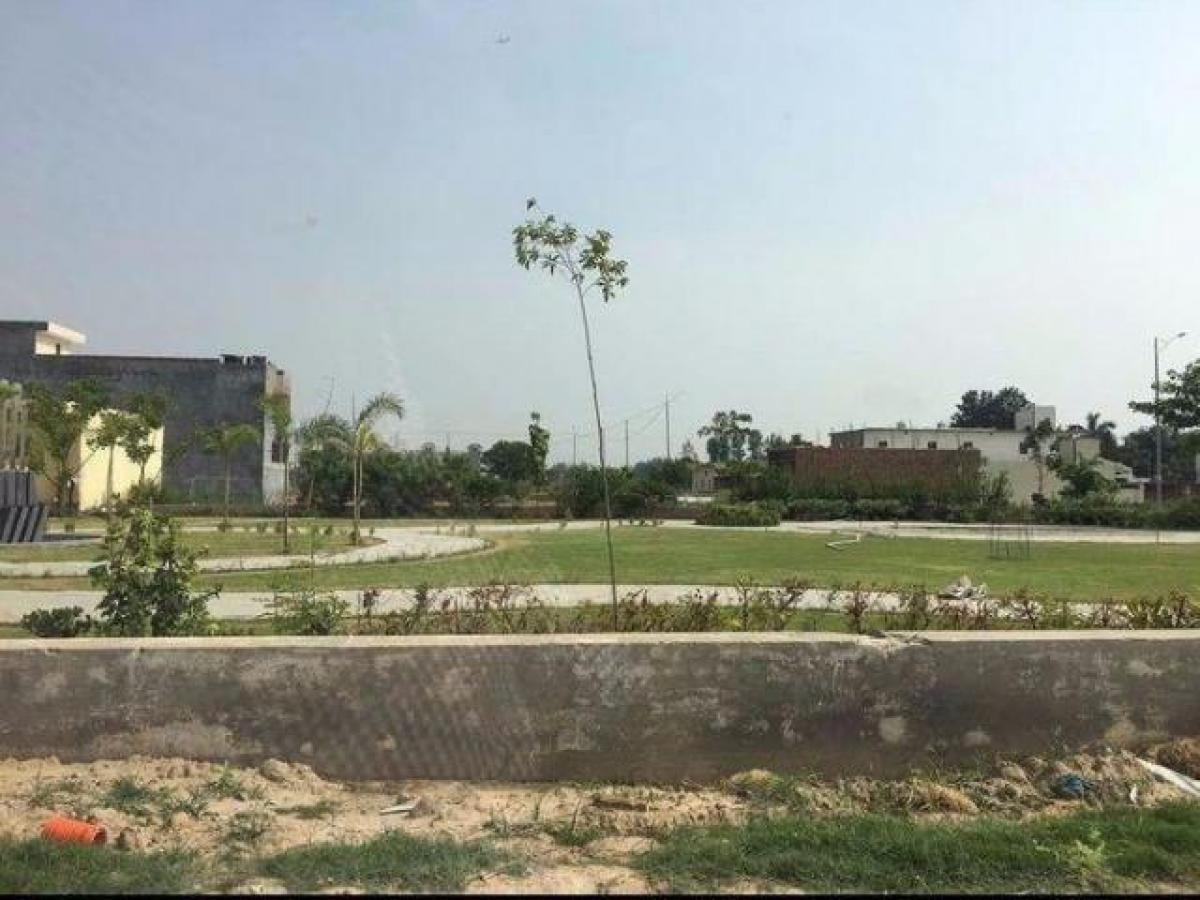Picture of Residential Land For Sale in Chandigarh, Chandigarh, India