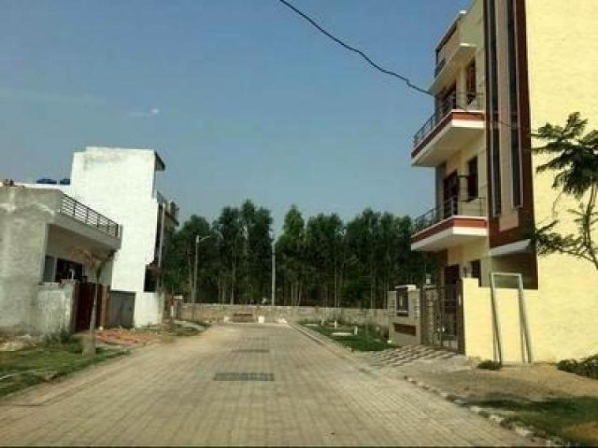 Picture of Residential Land For Sale in Chandigarh, Chandigarh, India