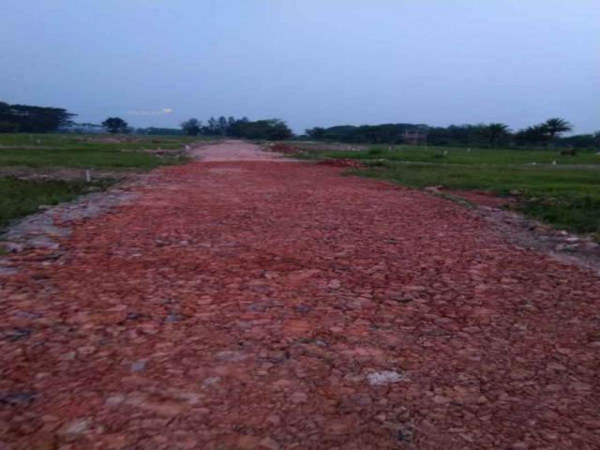 Picture of Residential Land For Sale in Kolkata, West Bengal, India