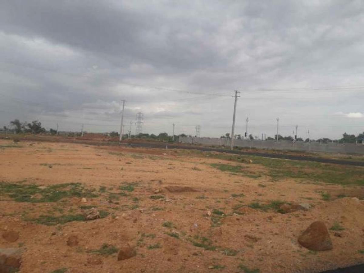 Picture of Residential Land For Sale in Hyderabad, Andhra Pradesh, India
