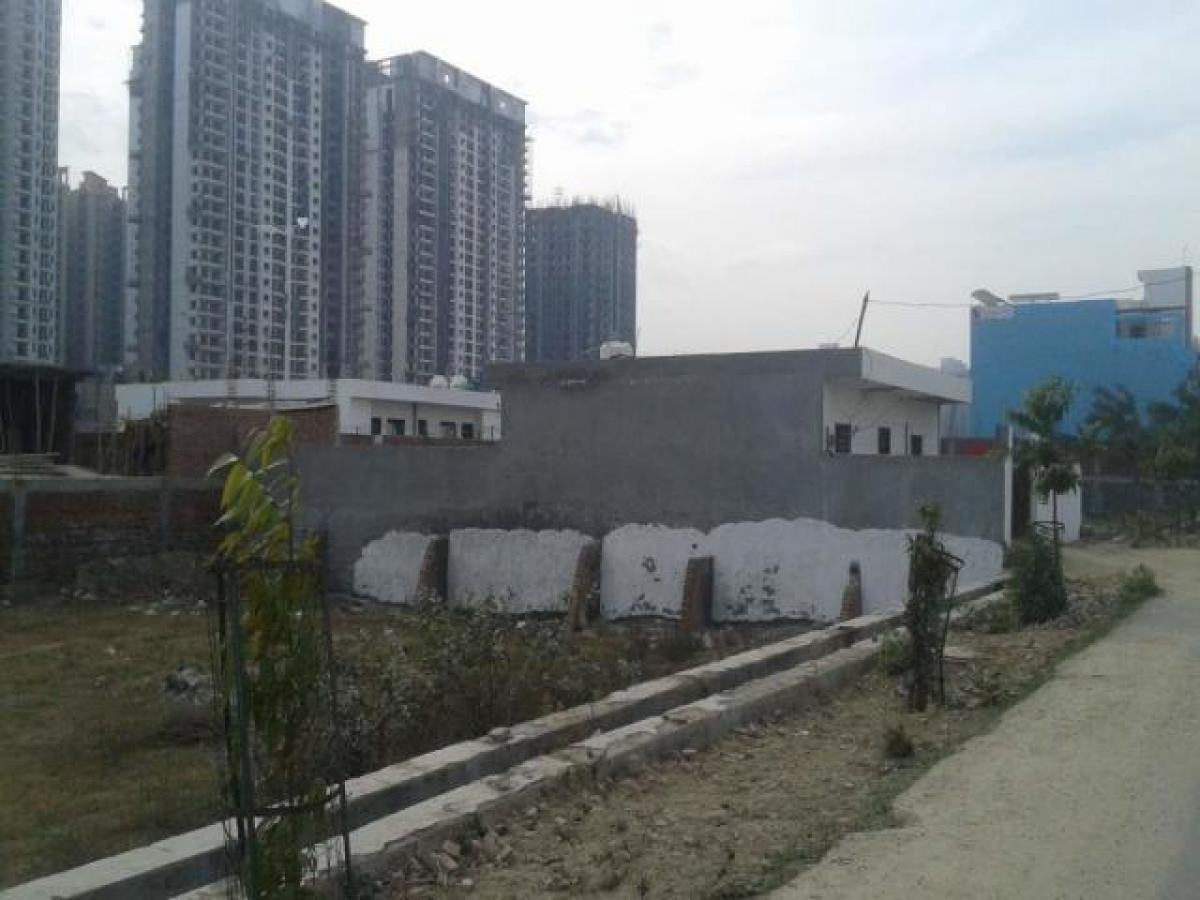 Picture of Residential Land For Sale in Noida, Uttar Pradesh, India