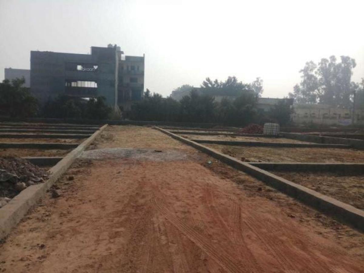 Picture of Residential Land For Sale in Greater Noida, Uttar Pradesh, India
