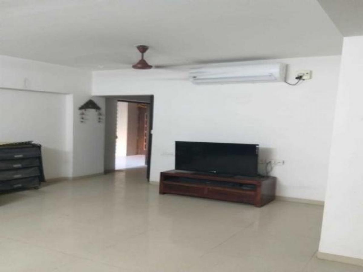 Picture of Apartment For Rent in Vadodara, Gujarat, India