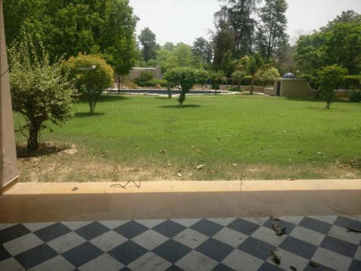 Picture of Residential Land For Sale in Gurgaon, Haryana, India