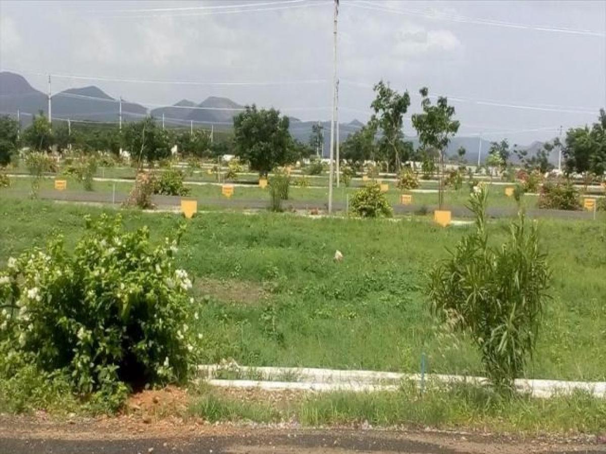 Picture of Residential Land For Sale in Vijayawada, Andhra Pradesh, India