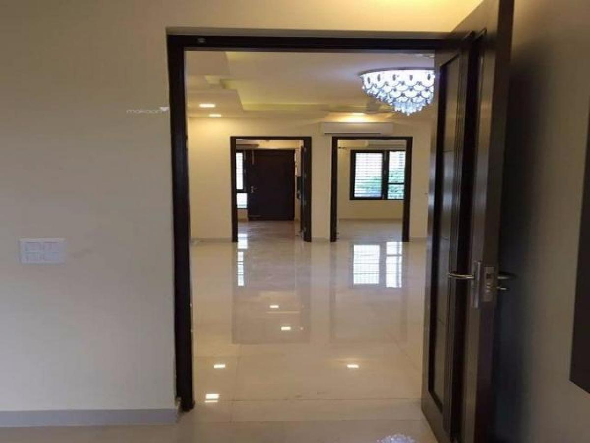 Picture of Home For Sale in Faridabad, Haryana, India