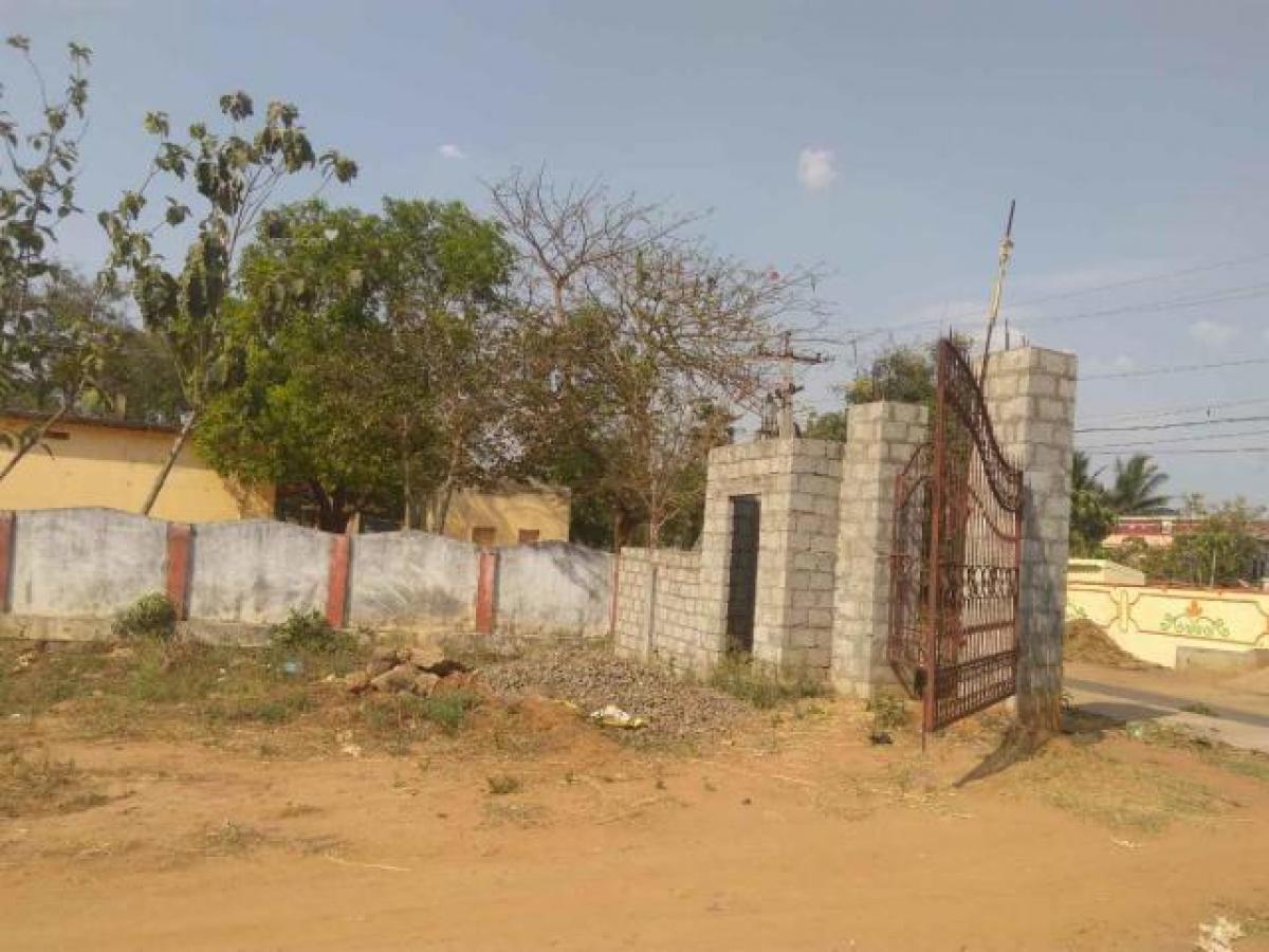 Picture of Residential Land For Sale in Vijayawada, Andhra Pradesh, India