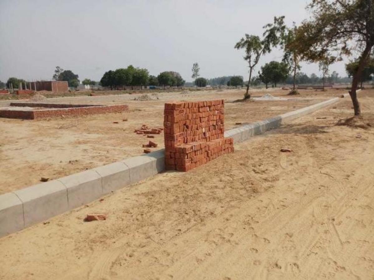 Picture of Residential Land For Sale in Lucknow, Uttar Pradesh, India