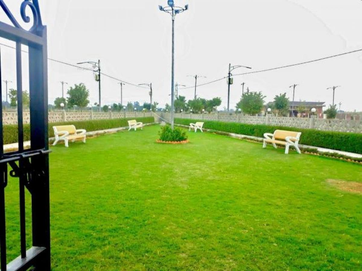 Picture of Residential Land For Sale in Varanasi, Uttar Pradesh, India