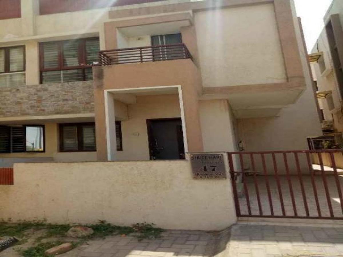 Picture of Home For Sale in Vadodara, Gujarat, India