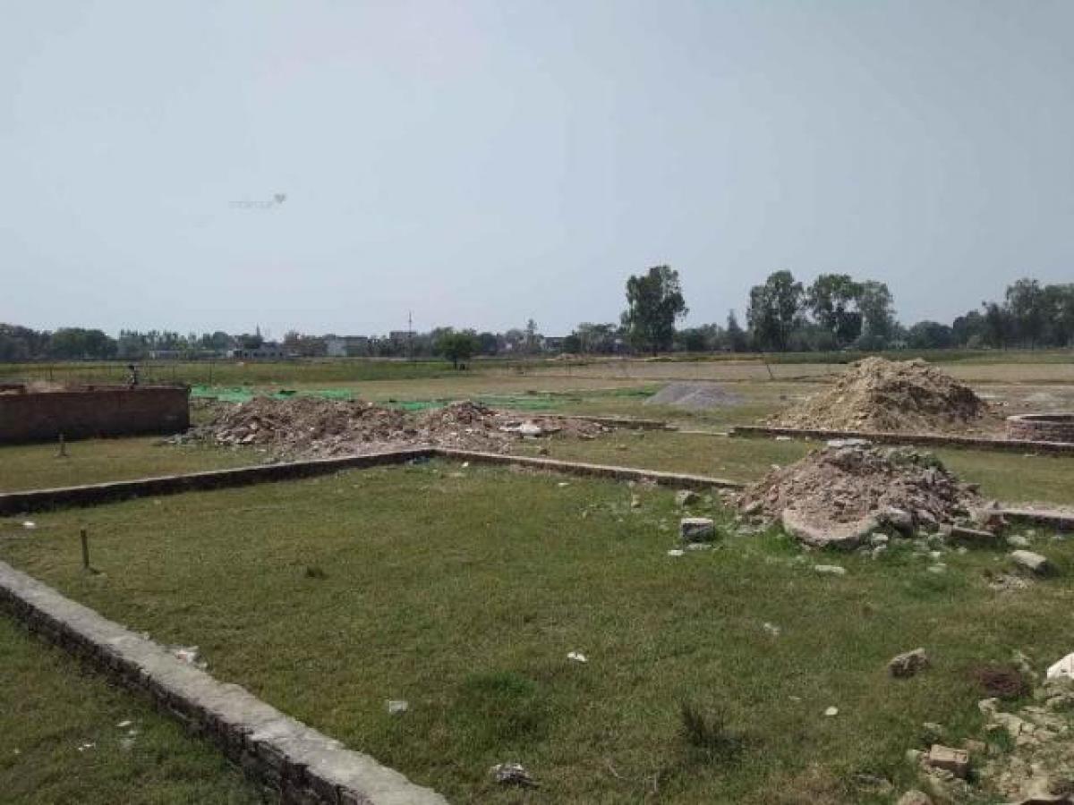 Picture of Residential Land For Sale in Varanasi, Uttar Pradesh, India