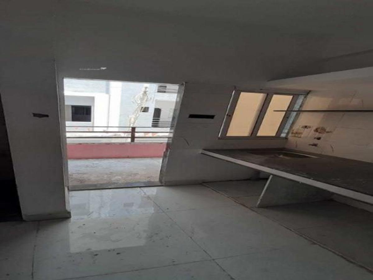 Picture of Residential Land For Sale in Surat, Gujarat, India