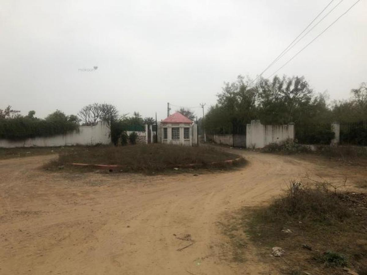 Picture of Residential Land For Sale in Gurgaon, Haryana, India