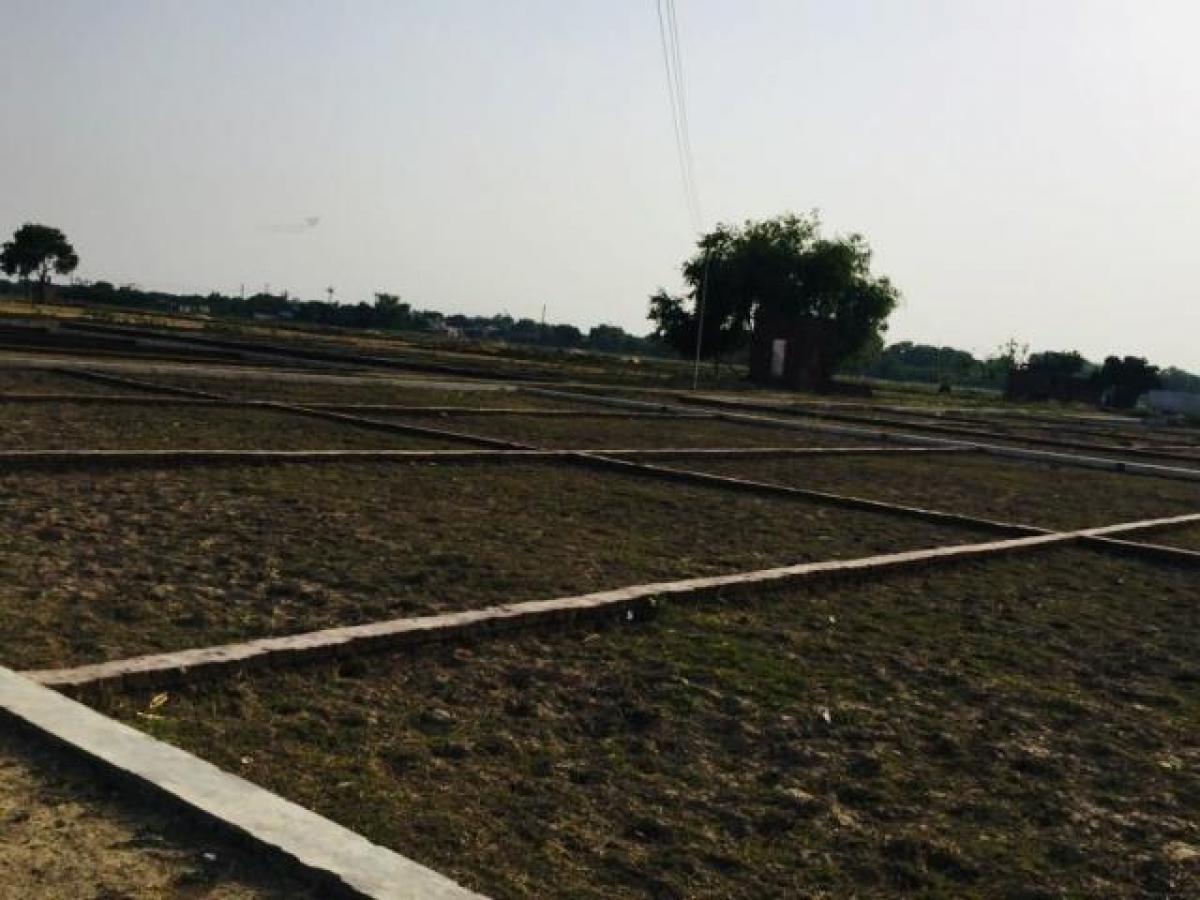 Picture of Residential Land For Sale in Kanpur, Uttar Pradesh, India