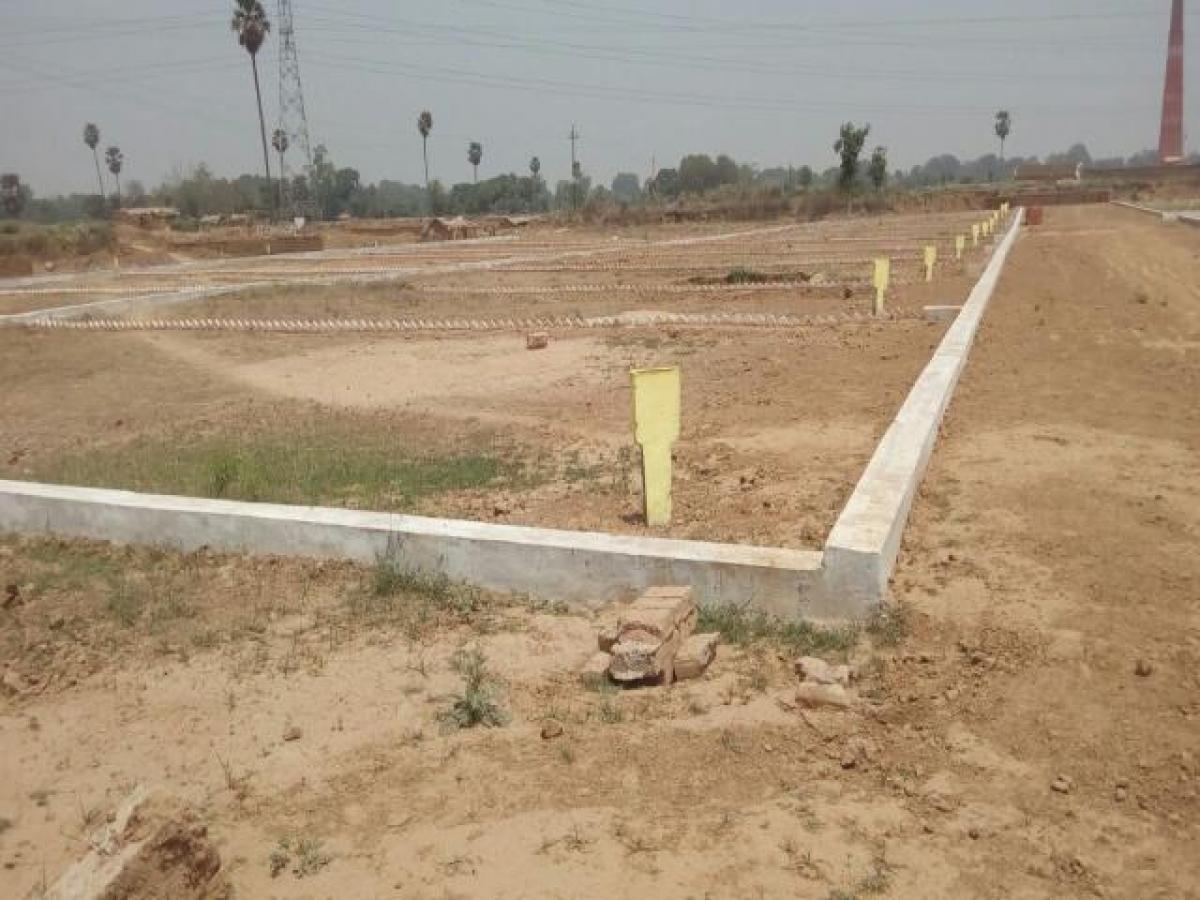Picture of Residential Land For Sale in Kanpur, Uttar Pradesh, India