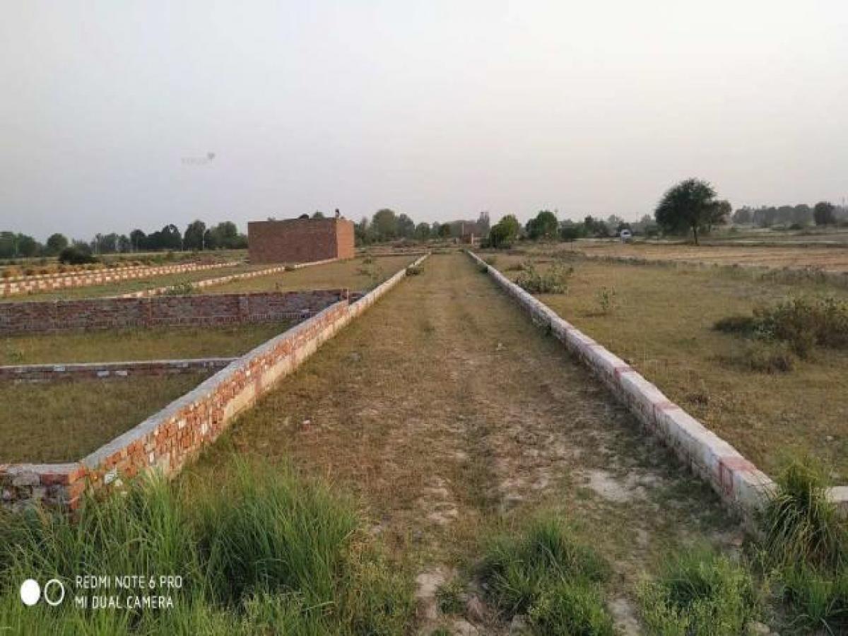 Picture of Residential Land For Sale in Kanpur, Uttar Pradesh, India