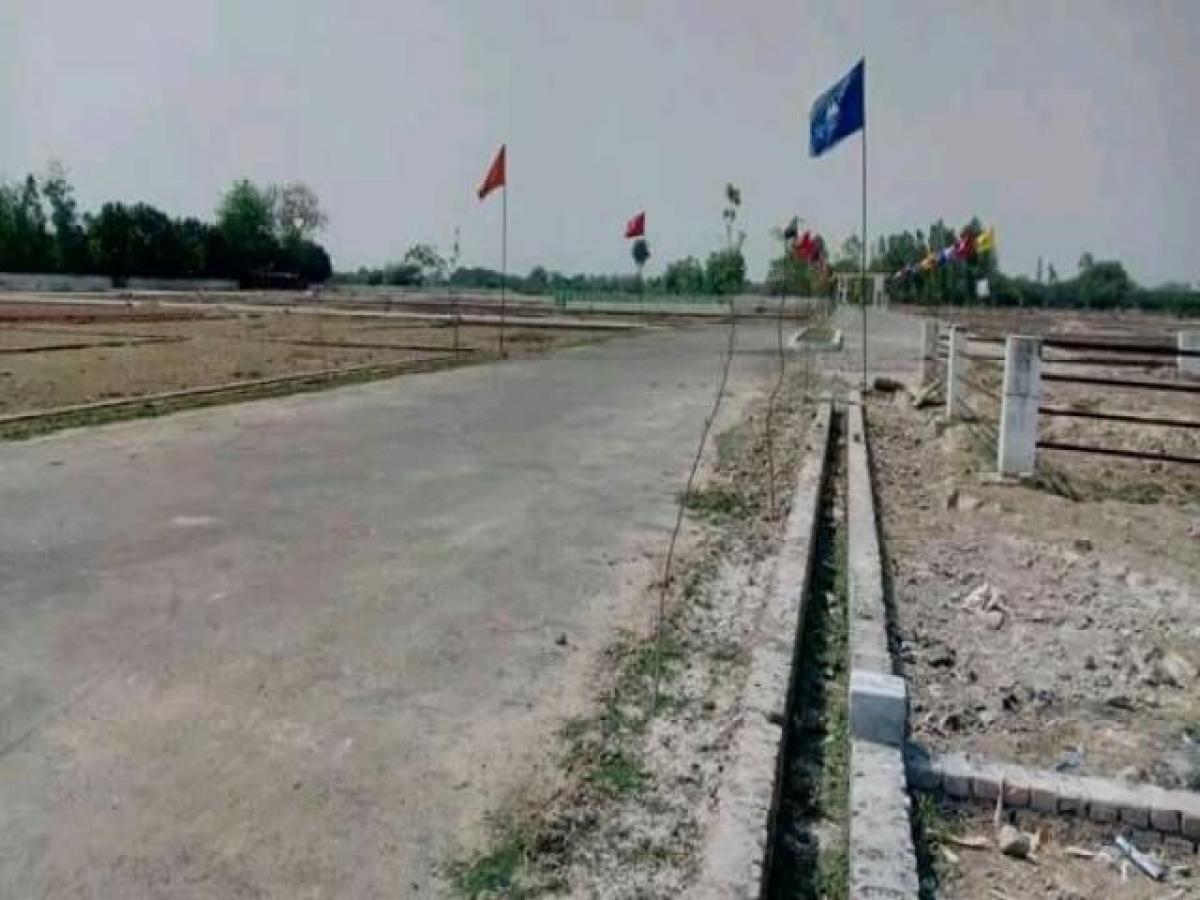 Picture of Residential Land For Sale in Varanasi, Uttar Pradesh, India