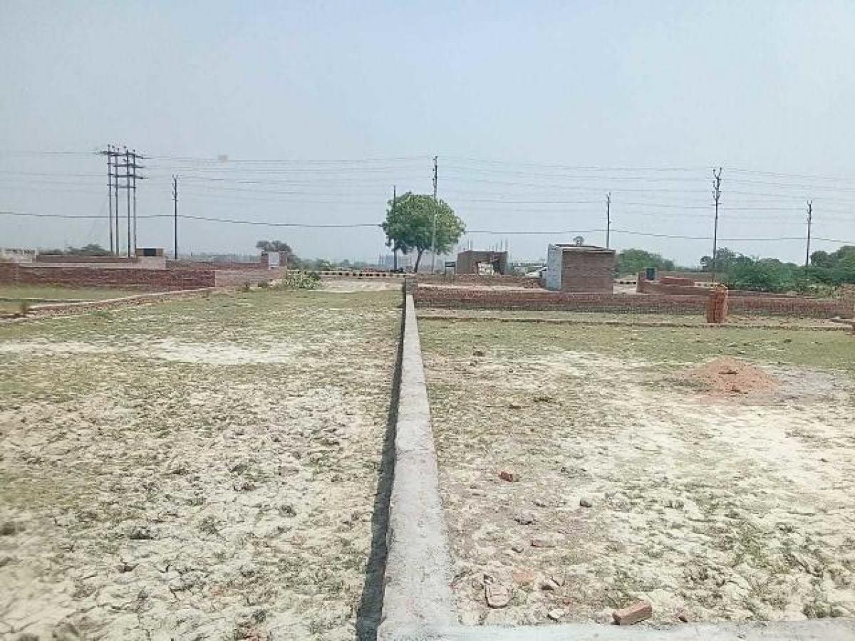 Picture of Residential Land For Sale in Kanpur, Uttar Pradesh, India
