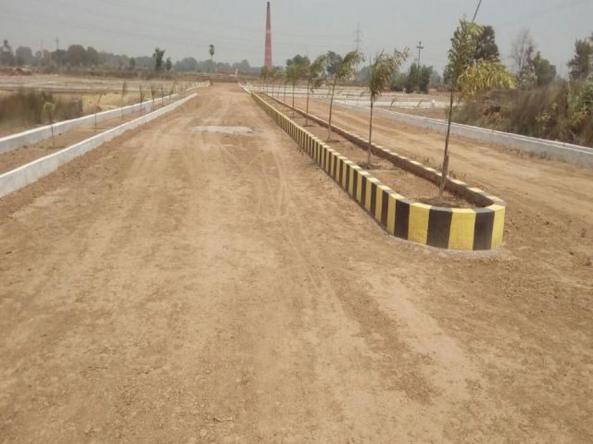 Picture of Residential Land For Sale in Kanpur, Uttar Pradesh, India