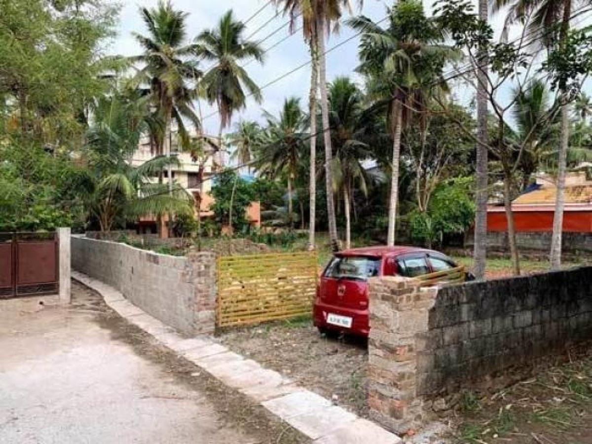 Picture of Residential Land For Sale in Trivandrum, Kerala, India