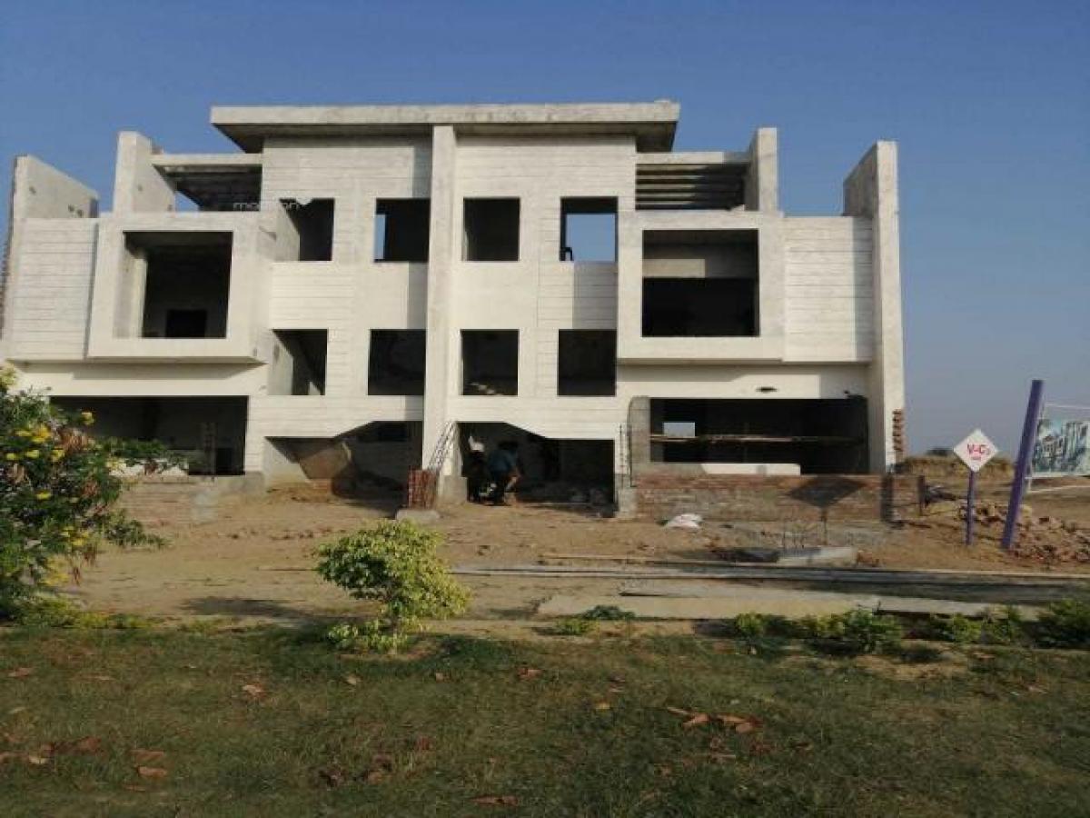 Picture of Home For Sale in Allahabad, Uttar Pradesh, India