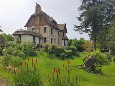 Villa For Sale in Saint-Germain, France