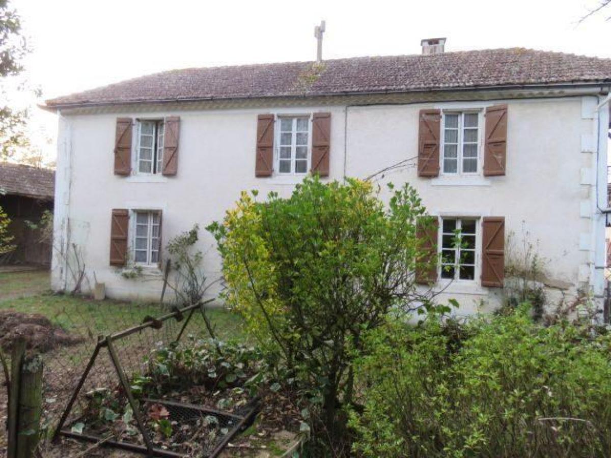 Picture of Home For Sale in Chelan, Midi Pyrenees, France