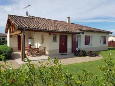 Bungalow For Sale in Vasles, France