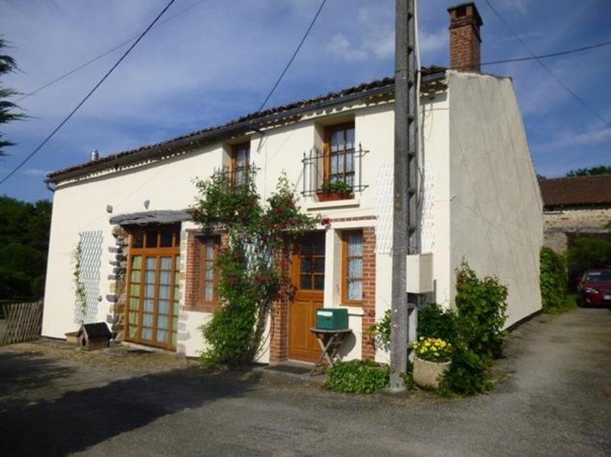 Picture of Home For Sale in Peyrat De Bellac, Limousin, France