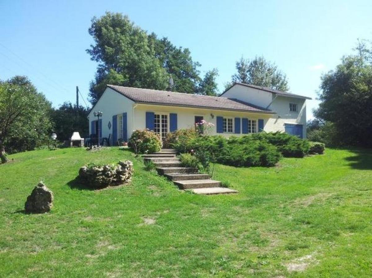 Picture of Bungalow For Sale in Charroux, Auvergne, France