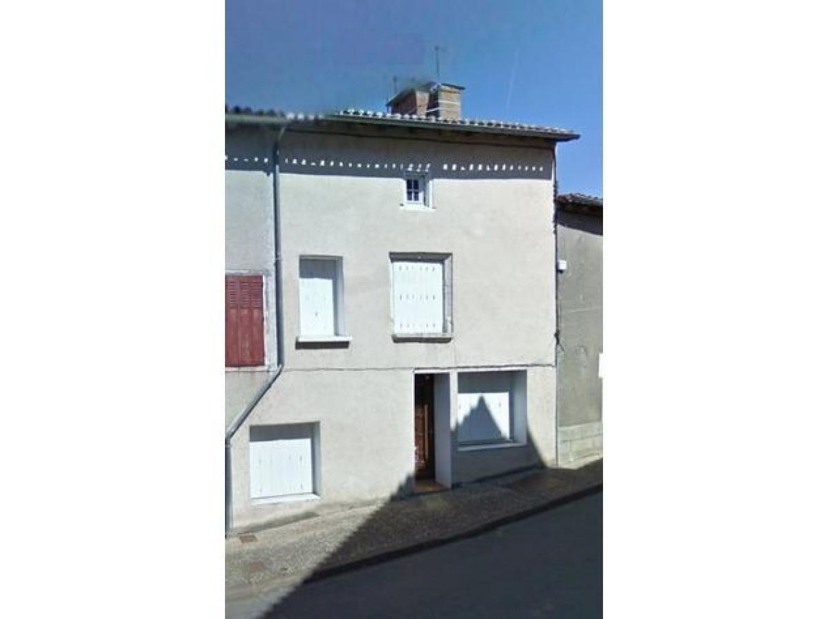 Picture of Home For Sale in L'Isle Jourdain, Poitou Charentes, France