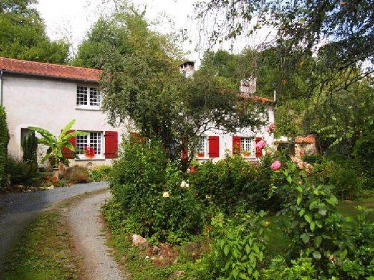 Picture of Home For Sale in L'Absie, Poitou Charentes, France