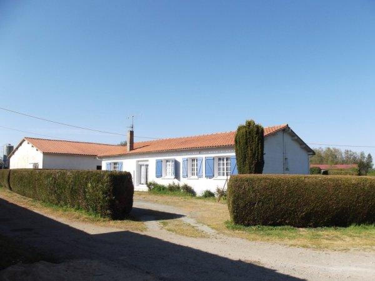 Picture of Home For Sale in Amailloux, Poitou Charentes, France