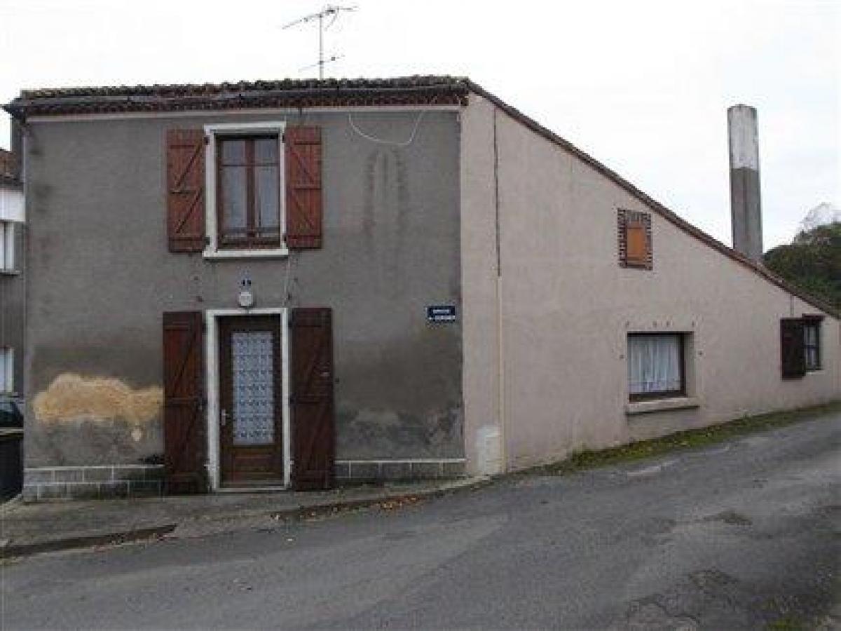 Picture of Home For Sale in Adilly, Poitou Charentes, France