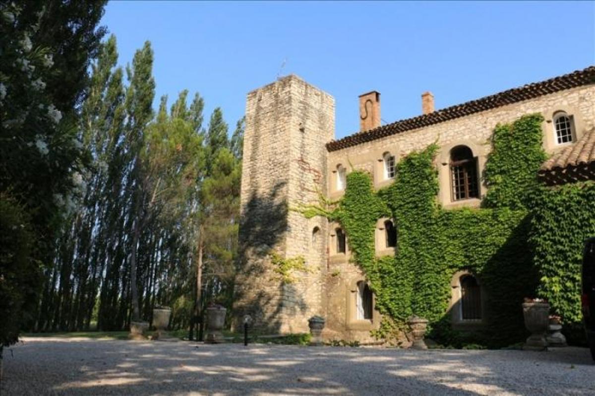 Picture of Home For Sale in Avignon, Provence-Alpes-Cote d'Azur, France