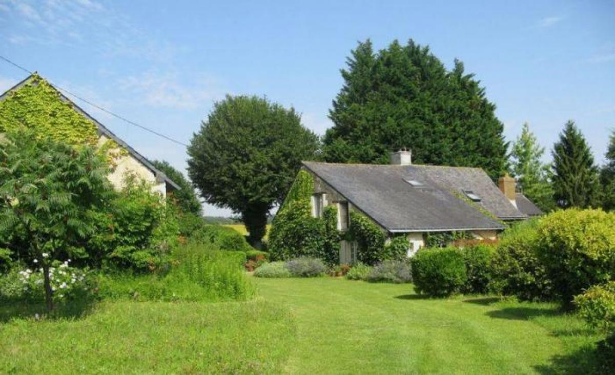 Picture of Home For Sale in Bauge, Pays De La Loire, France