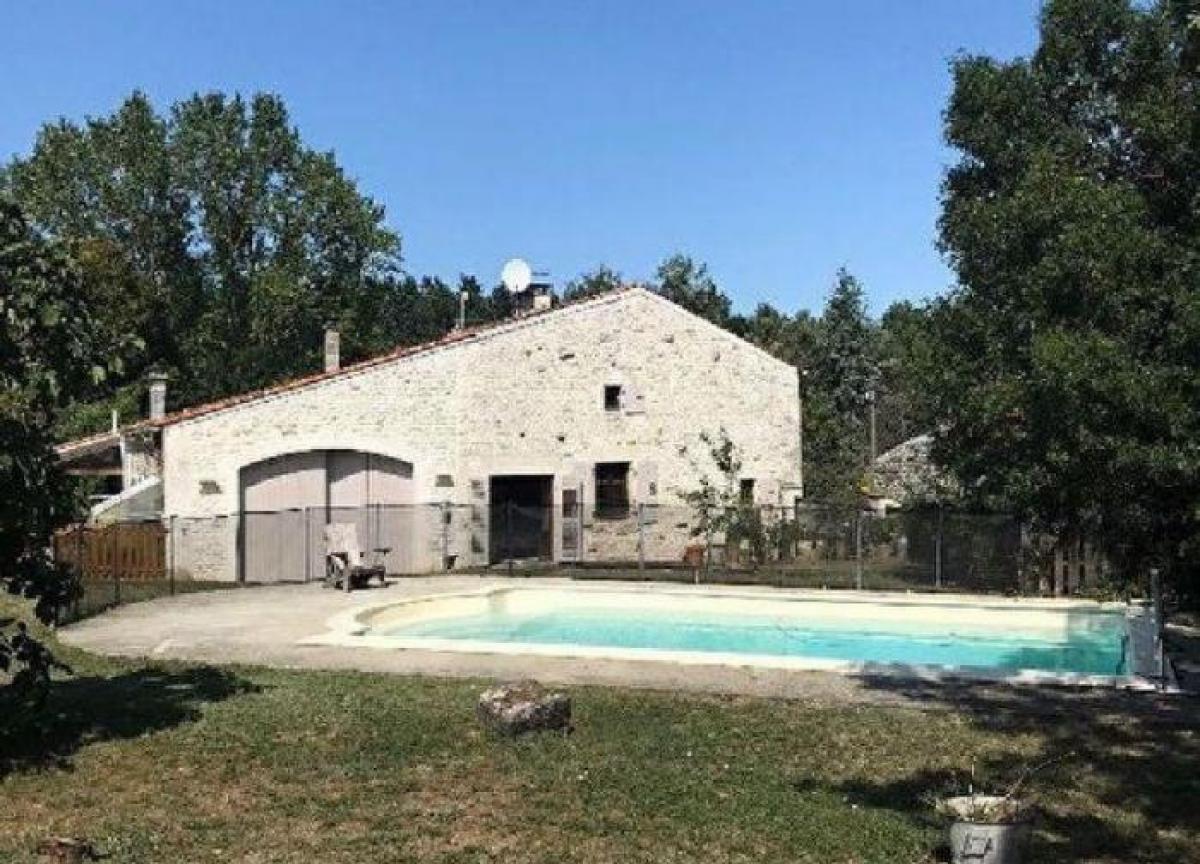 Picture of Home For Sale in Geay, Poitou Charentes, France