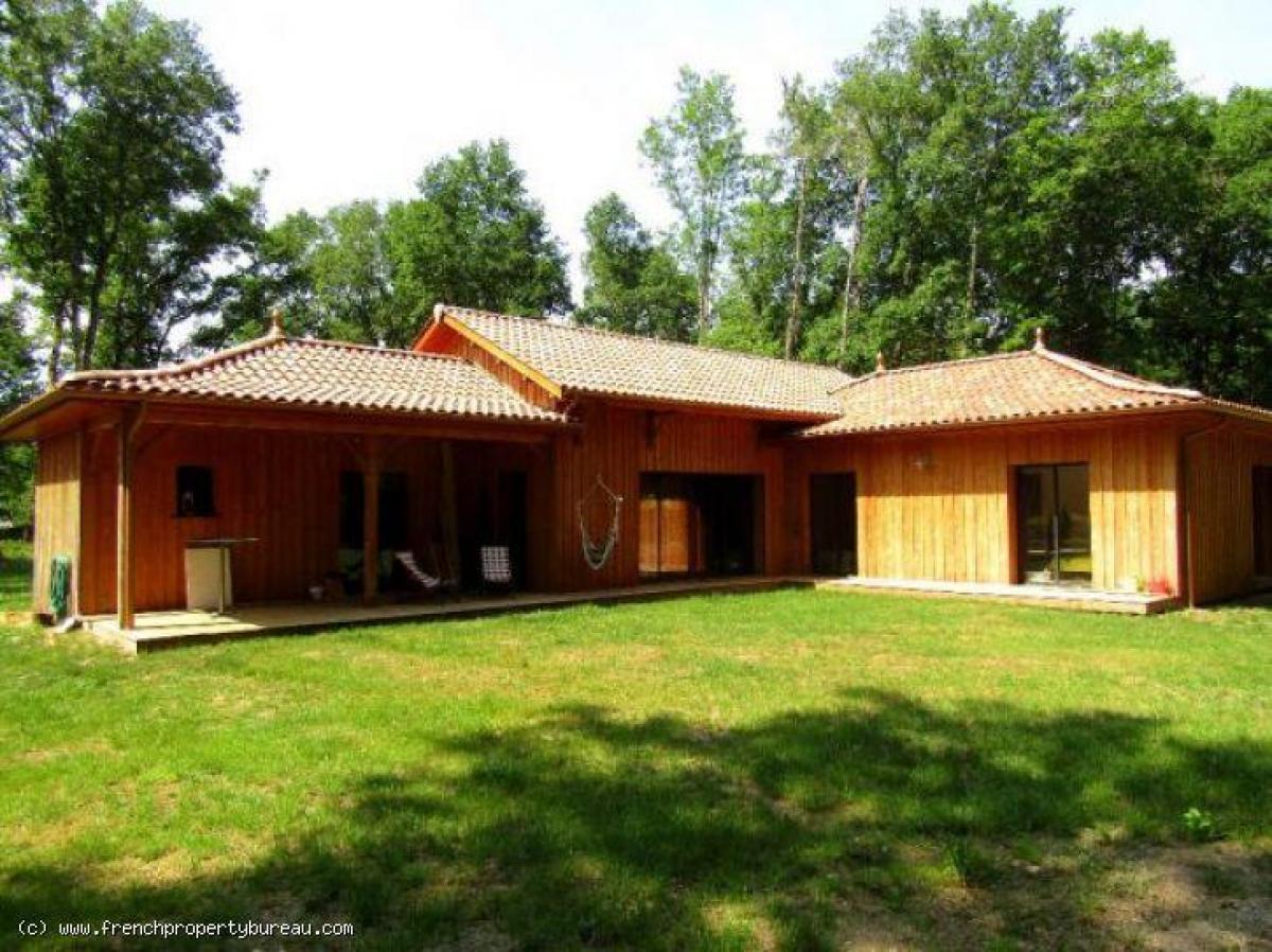 Picture of Home For Sale in Vertheuil, Aquitaine, France