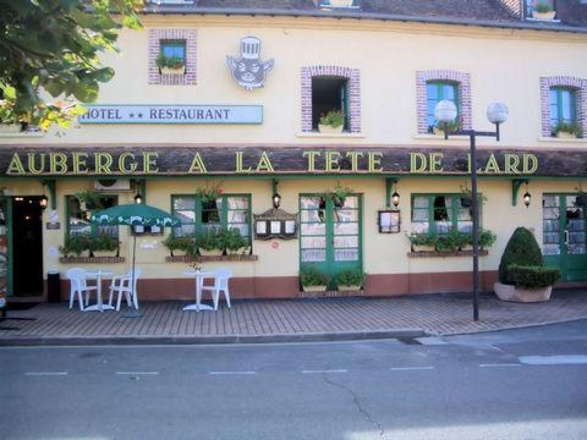 Picture of Retail For Sale in Chambord, Centre, France