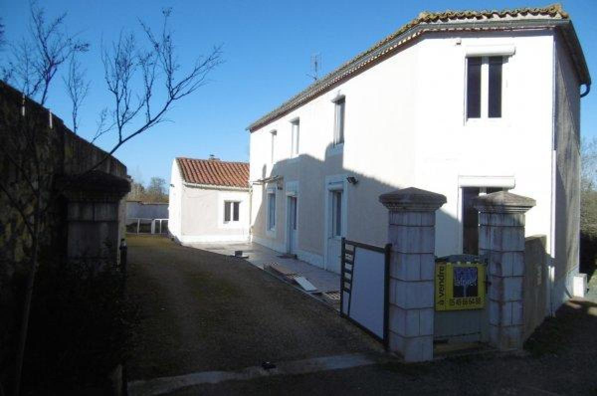 Picture of Home For Sale in Geay, Poitou Charentes, France