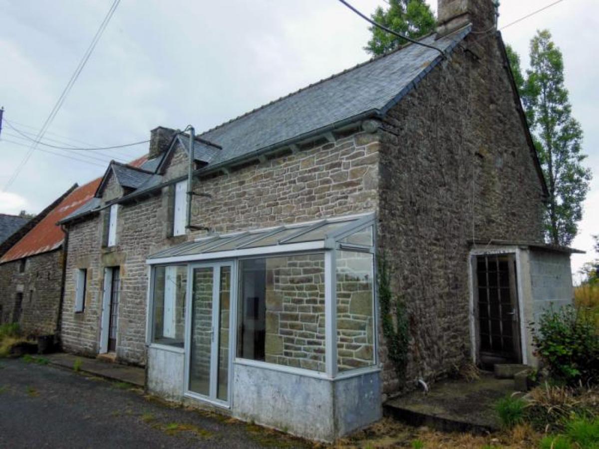 Picture of Home For Sale in Plessala, Cotes D'Armor, France