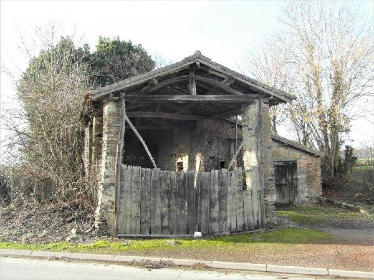 Picture of Retail For Sale in Le Busseau, Poitou Charentes, France