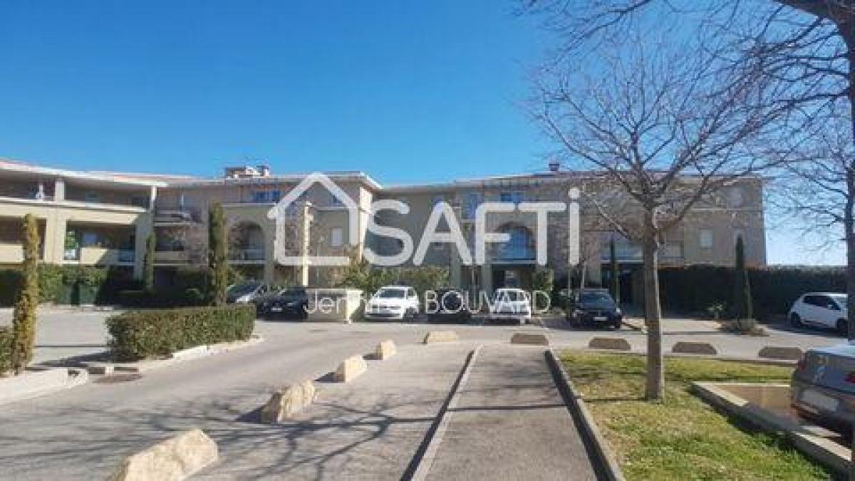 Picture of Apartment For Sale in Aix-en-Provence, Provence-Alpes-Cote d'Azur, France