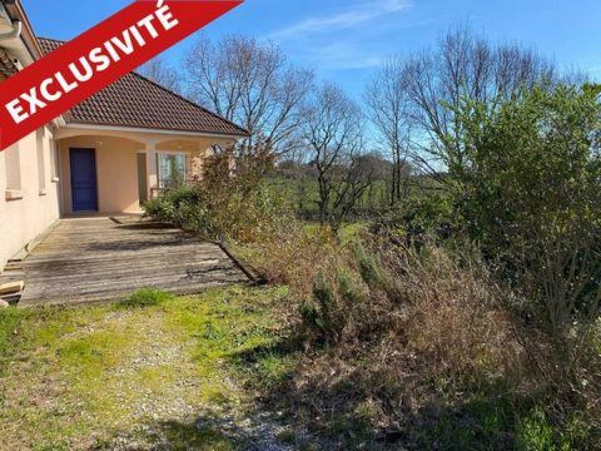 Picture of Home For Sale in Ussac, Limousin, France