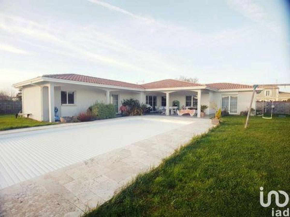 Picture of Home For Sale in Libourne, Aquitaine, France