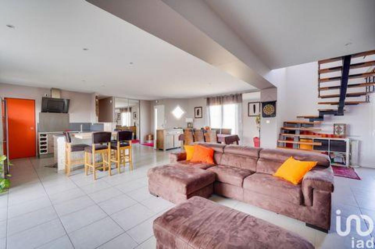 Picture of Home For Sale in Le Barp, Aquitaine, France